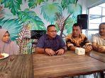 pengurus-dpd-ii-partai-golkar-kabupaten-luwu-utara-menyerahkan-uang-tunai.jpg