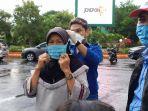 pengurus-knpi-jeneponto-membagikan-masker.jpg