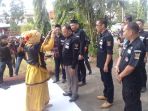 penyambutan-ketua-bawaslu-sulsel-laode-arumahi-di-kantor-panwaslu-sidrap_20180624_201554.jpg