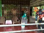penyemprotan-disinfektan-di-area-sekitar-rumah-pasien-positif-corona.jpg