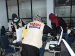 penyemprotan-disinfektan-di-kantor-pemkab-maros-4.jpg