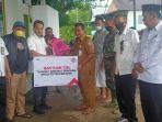 penyerahan-bantuan-kepada-korban-puting-beliung-di-segeri-pangkep.jpg