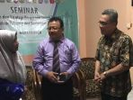 penyerahan-sk-ketua-stikes-mega-buana-palopo-nilawati-di-jakarta_20180413_120427.jpg
