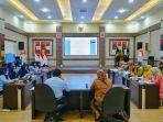 perancang-kemenkumham-sulsel-harmonisasi-ranperwali-parepare.jpg