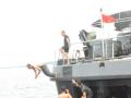 personil-tni-al-mandi-di-pelabuhan-parepare.jpg