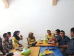 pertemuan-panwaslu-dan-kpu-wajo_20180621_210600.jpg