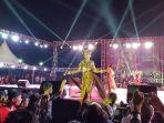 peserta-fashion-show-tampil-memukau.jpg