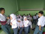peserta-ujian-nasional-berbasis-komputer-unbk-di-sman-1-barru.jpg