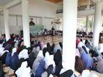 pimpinan-pondok-pesantren-al-urwatul-wutsqaa-agh-muhammad-asri-kasman.jpg