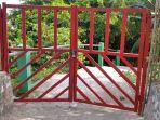 pintu-masuk-wisata-pantai-dato-kabupaten-majene-ditutup-sabtu-1552021.jpg