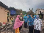 pkk-enrekang-mengunjungi-korban-kebakaran-terjadi-di-dusun-pudukku.jpg