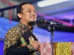 plt-gubernur-sulsel-andi-sudirman-sulaiman-saat-menghadiri-peringatan-hari-guru-nasional.jpg