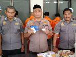 polda-rilis-tersangka-kasus-peredaran-narkoba-dalam-rutan-di-wilayah-sulbar.jpg