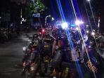 polisi-bubarkan-bentrok23.jpg