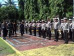 polres-enrekang-apel-pengamanan-pilkada-2018_20180105_121151.jpg