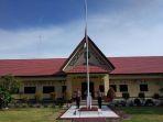 polres-luwu-kibarkan-bendera-setengah-tiang.jpg