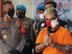 polres-metro-tangerang-kota-menggelar-jumpa-pers-kasus-narkoba-yang-melibatkan-komika-coki-pardede.jpg