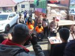 polres-soppeng-berhasil-menangkap-dua-pelaku-kasus-penipuan_20181005_183324.jpg