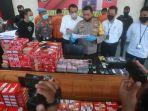 polrestabes-makassar-merilis-penangkapan-pelaku-penjual-kartu-provider-berbayar.jpg