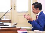 presiden-joko-widodo-duduk.jpg