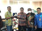 prof-husain-syam-menerima-kunjungan-komisaris-pt-telkom-indonesia-chandra-arie-setiawan.jpg