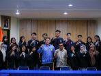 prof-saleh-pallu-bersama-seluruh-mahasiswa-yang-mengikuti-program-magang-bersertifikat.jpg