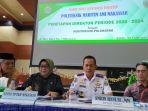 proses-pemilihan-direktur-untuk-periode-kepemimpinan-2020-2024-di-auditorium-kampus-polimarim.jpg<pf>proses-pemilihan-direktur-untuk-periode-kepemimpinan-2020-2024-di-auditorium-polimarim.jpg<pf>proses-pemilihan-direktur-untuk-periode-kepemimpinan-2020-2024-di-auditorium-polimarim-ami.jpg<pf>amrin-rani-se-mm-kembali-terpilih-sebagai-direktur-secara-aklamasi-meneken-berita-acara.jpg