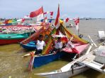 puluhan-nelayan-pangkep-mengikuti-lomba-perahu-hias-pada-festival-nelayan-2018_20180417_180942.jpg