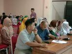 puluhan-pedagang-pasar-sentral-enrekang-sambangi-dprd-enrekang.jpg