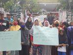 puluhan-warga-kelurahan-manjangloe-kecamatan-tamalatea-menutup-paksa-kantor-lurah.jpg