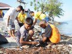 pungut-sampah-laut-y.jpg