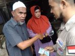 rachmanto-moeis-melakukan-protes-di-tps-02-lingkungan-romang-polong_20180627_155232.jpg