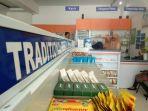 rahbiati-bersama-stafnya-menyidak-apotek-kimia-farma.jpg