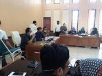 rapat-anggota-dprd-sinjai-bersama-dinas-pengelola-keuangan-daerah-sinjai.jpg