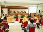 rapat-evaluasi-covid-19-di-aula-sasana-praja-kantor-bupati-luwu-timur-kamis-712021.jpg