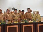 rapat-kerja-pimpinan-pemprov-sulbar-dalam-rangka-evaluasi-capaian.jpg