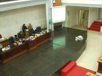 rapat-paripurna-yang-berlangsung-di-kantor-dprd-luwu-timurw.jpg