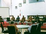 rapat-persiapan-pelaksanaan-idul-fitri-1442-h-di-ruang-pola-kantor-bupati-enrekang.jpg