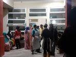 ratusan-keluarga-bobi-kr-raja-mendatangi-rsud-latopas-kabupaten-jeneponto-27112020.jpg