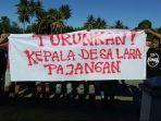 ratusan-warga-desa-lara.jpg