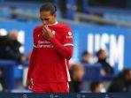 reaksi-bek-liverpool-virgil-van-dijk-saat-ditarik-keluar-karena-cedera-dalam-duel-kontra-everton.jpg