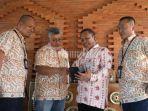 regional-ceo-regional-xi-makassar-bank-syariah-indonesia-ficko-hardowiseto-kedua-kiri.jpg<pf>regional-ceo-regional-xi-makassar-bank-syariah-indonesia-ficko-hardowiseto-21102021.jpg