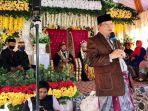 rektor-universitas-negeri-makassar-prof-husain-syam-menjadi-saksi-nikah.jpg