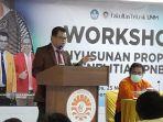rektor-universitas-negeri-makassar-unm-prof-husain-syam-251120201.jpg