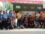 rektor-unm-prof-husain-syam-serahkan-bantuan-kepada-tim-unm-peduli-bencana.jpg