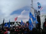 ribuan-pendukung-calon-bupati-sidrap-dollah-mando-mahmud-yusuf-doamu-memadati-kampanye-akbar_20180622_163403.jpg
