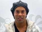 ronaldinho-dulu-kaya-raya-kini-bangkrut-sisa-uang-rp-101-ribu-kok-tetap-sering-ke-luar-negeri_20181107_114844.jpg