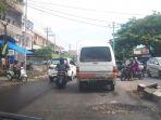 ruas-jalan-di-maccopa-maros-berlubang.jpg