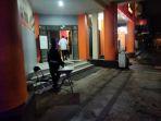 saat-rektor-unm-prof-husain-syam-berjalan-masuk-ke-hotel-lamacca.jpg