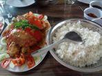 sajian-kepiting-saos-singapura-dan-nasi-putih-di-restoran-pannampu-park.jpg